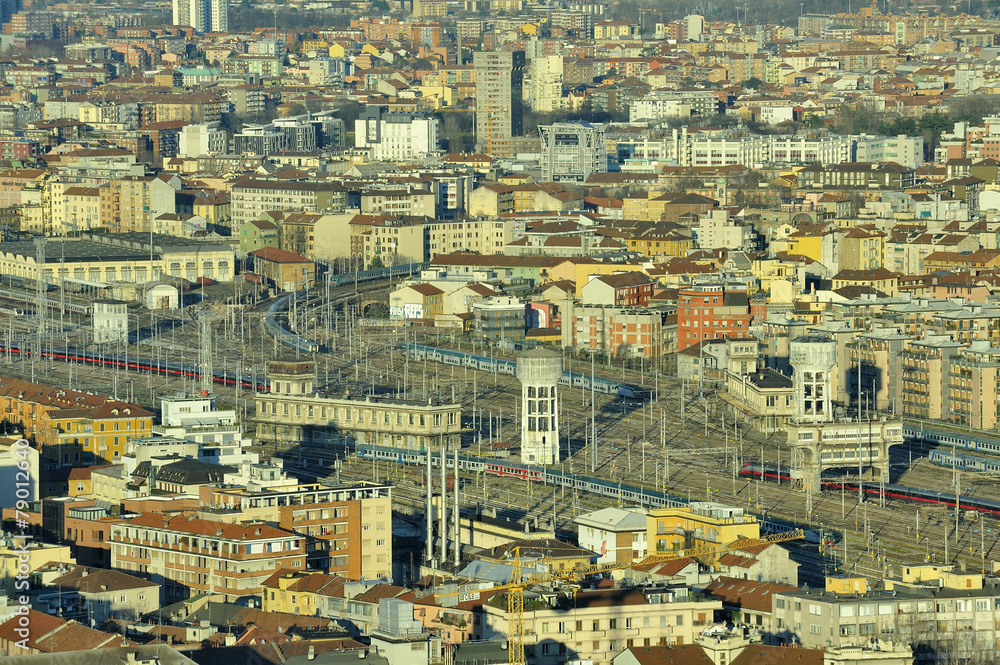 Milano dall'altro - Stazione Centrale - binari e treni Milano dall'altro - Stazione Centrale - binari e treni