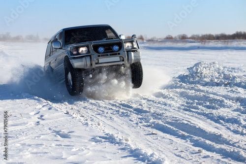 Obraz na płótnie Winter SUV ride
