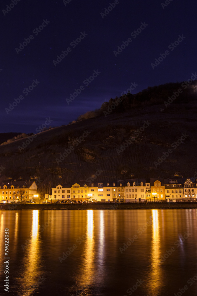 Obraz premium Weinberg bei Nacht