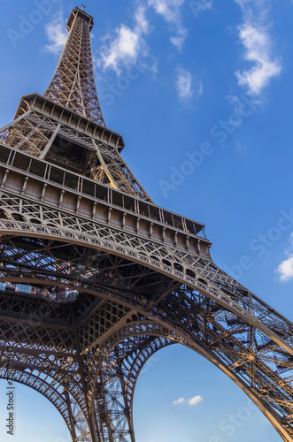 Eiffel tower symbol © Alfonsodetomas