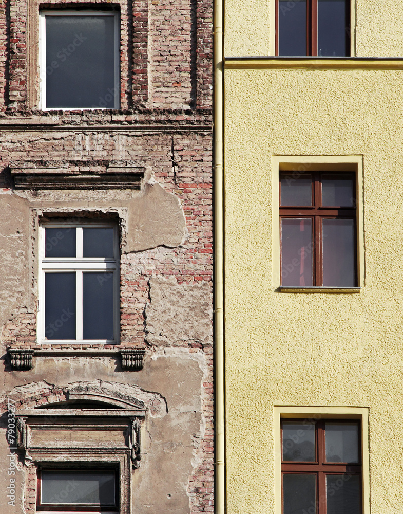 Fototapeta premium Renovierungsbedürftig