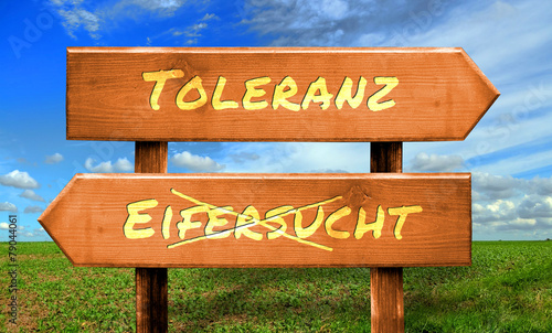 Strassenschild 33 - Toleranz