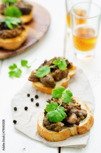 bruschetta with roasted mushrooms