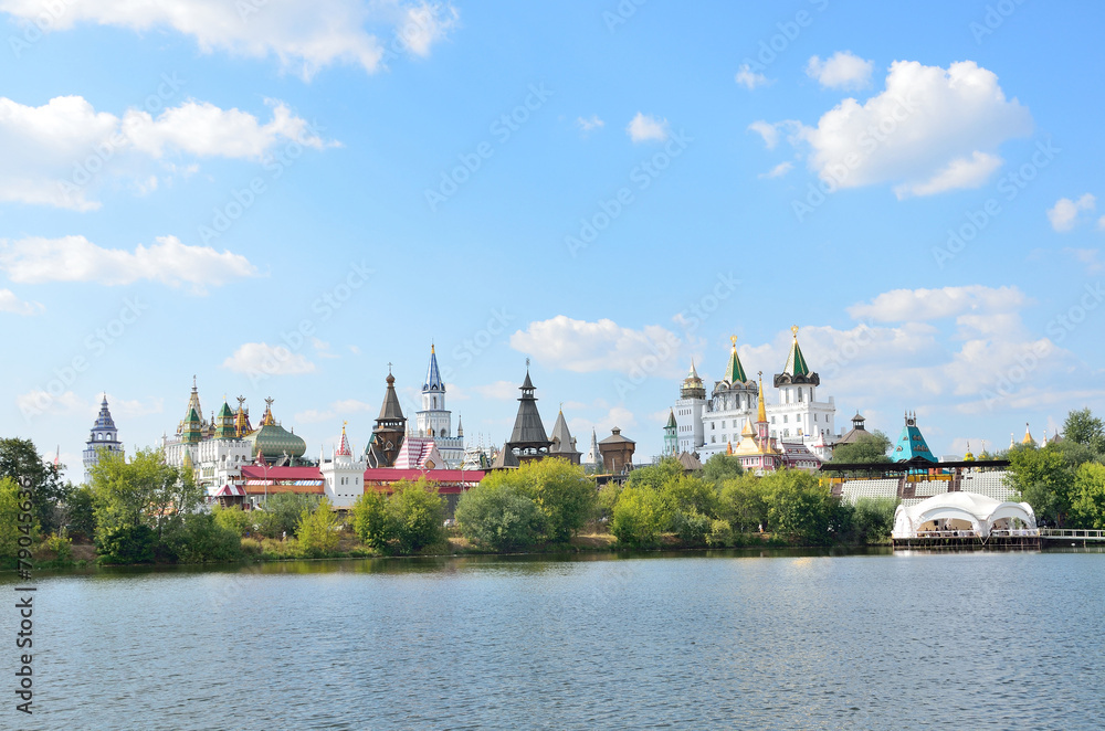 Измайловский кремль и Серебряно-Виноградный пруд, Москва