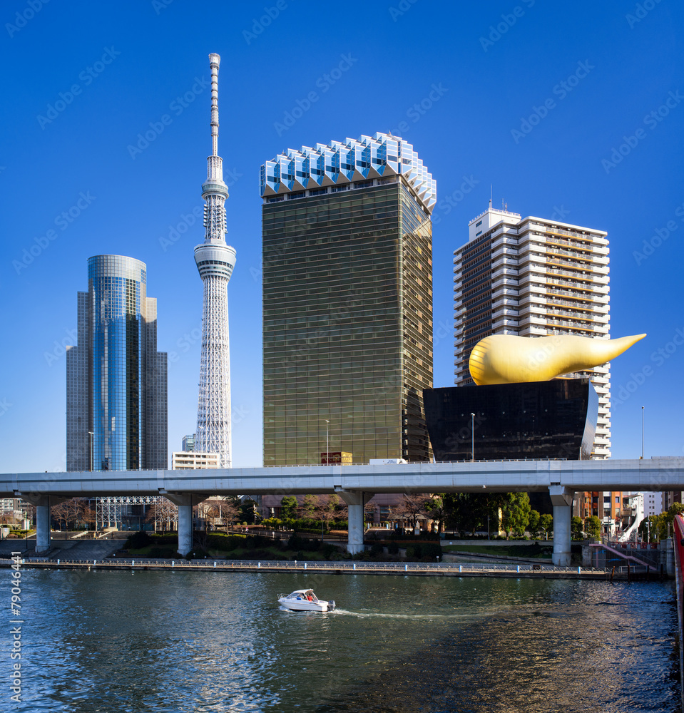 Obraz premium Asakusa Skyline in Tokyo mit Skytree und Asahi Gebäude