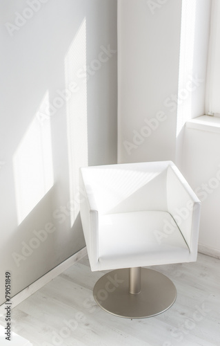 Obraz na płótnie White chair in the room w salonie