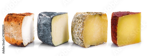 quatro tipi di formaggio a fette
