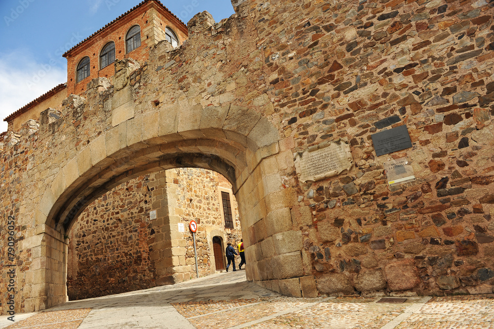 Obraz premium Arco de la Estrella, Cáceres, Extremadura, España