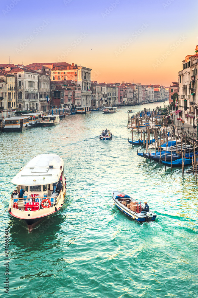 Fototapeta premium Life on the Grand Canal in Venice, Italy