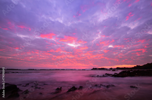 Fototapeta Naklejka Na Ścianę i Meble -  sunrise sky at beach as background