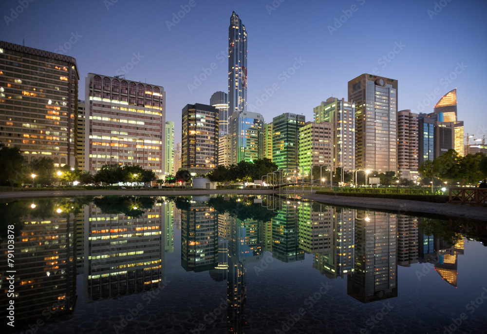 Obraz premium Abu Dhabi Reflections - UAE