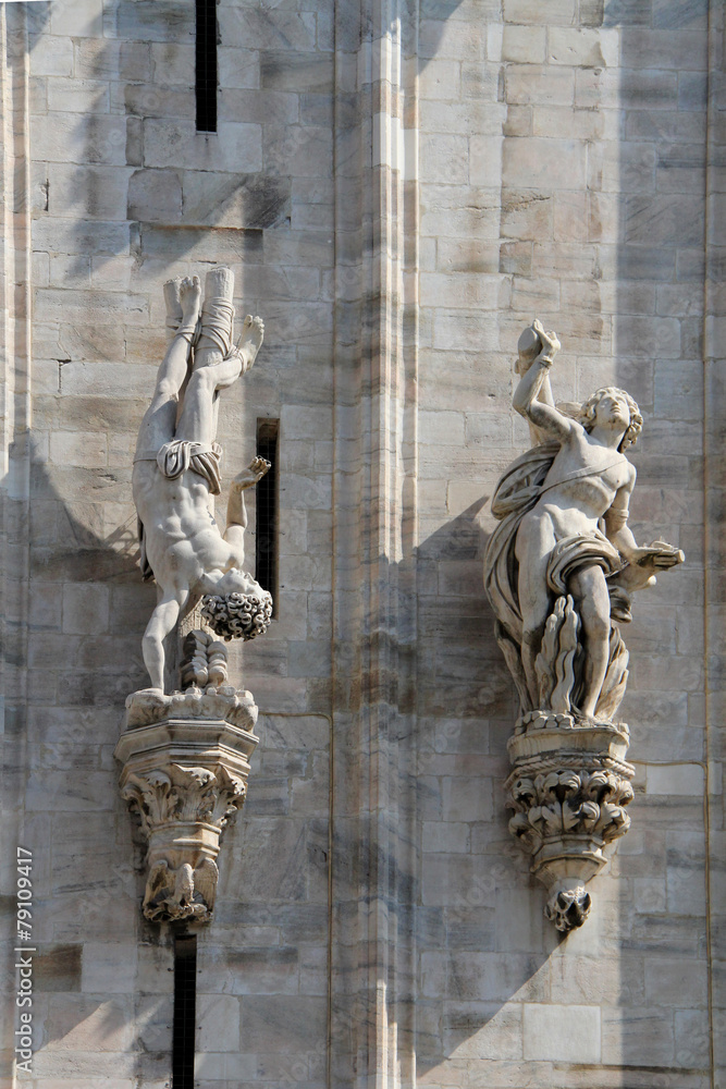 Fototapeta premium Duomo di Milano; statue di Santi Martiri