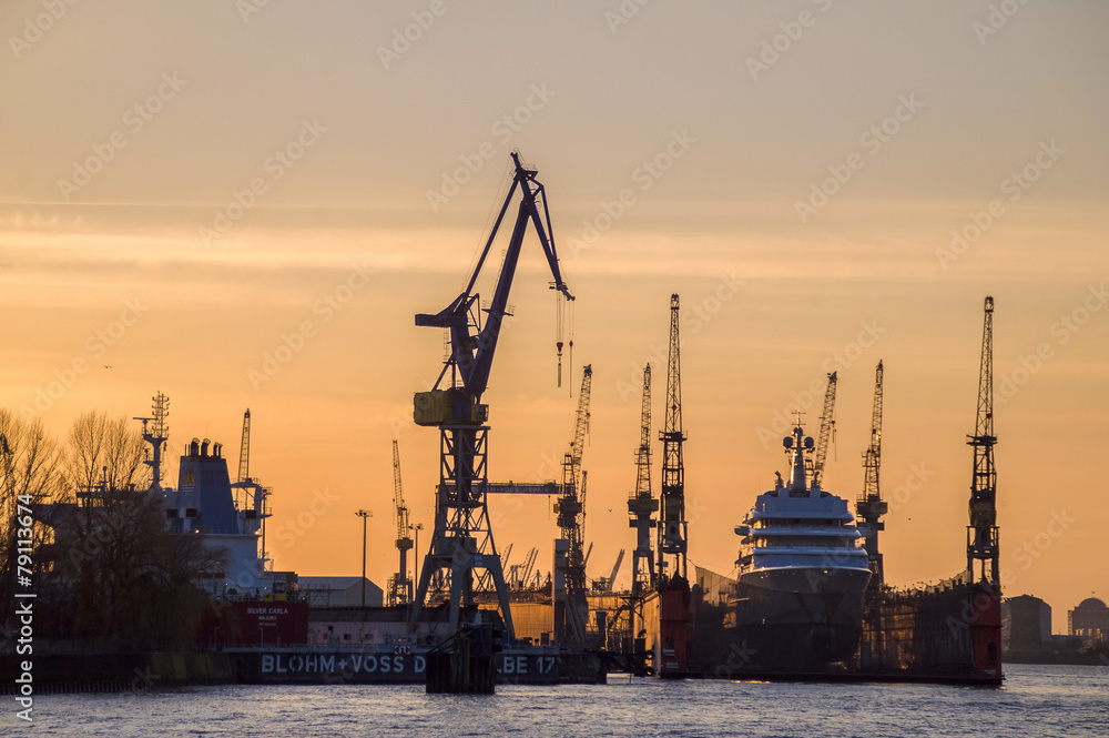 Fototapeta premium Dämmerung am Dock