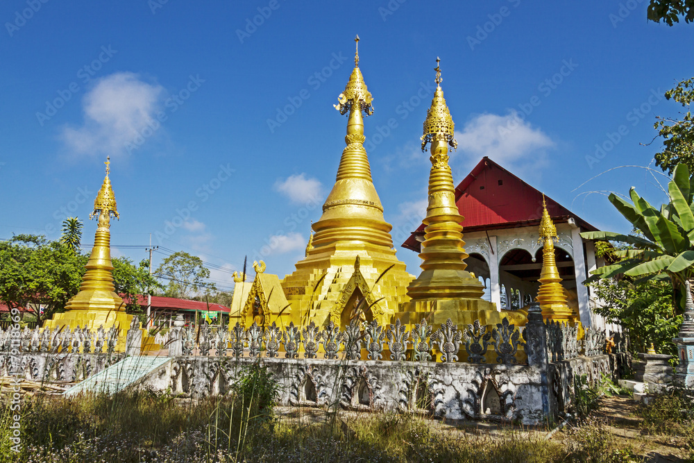 Fototapeta premium Old architecture and sharp