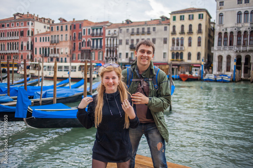 happy couple in venice