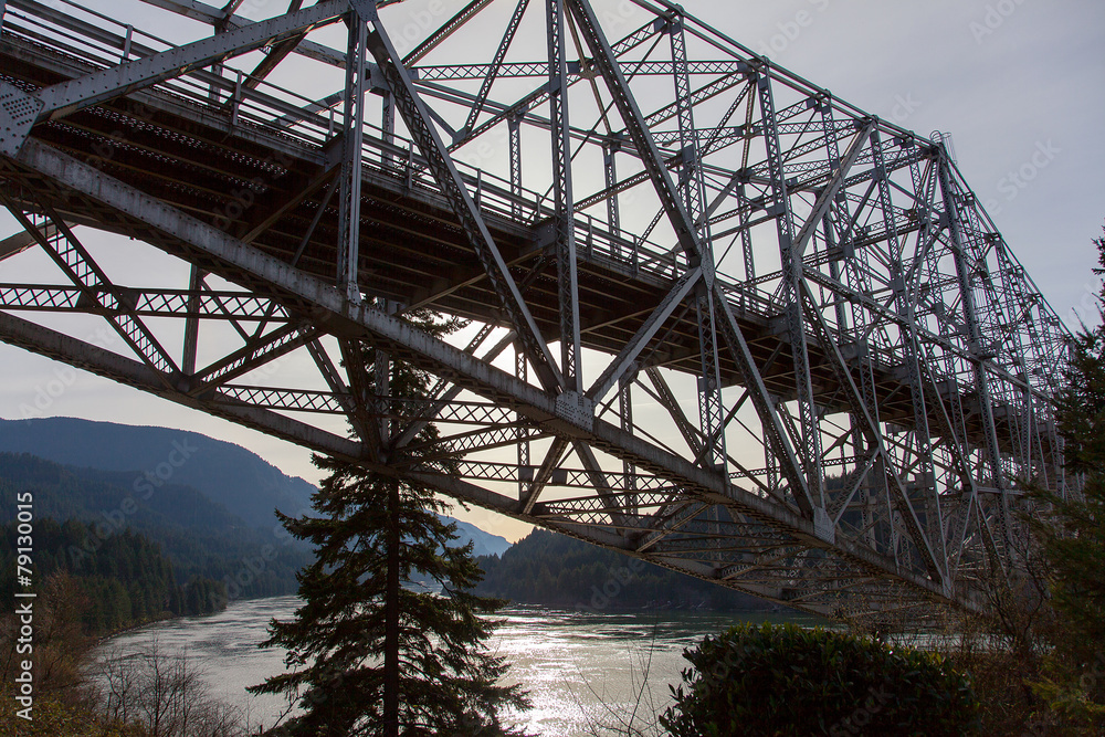 Fototapeta premium Bridge of the Gods über den Columbia in Cascade Locks Oregon