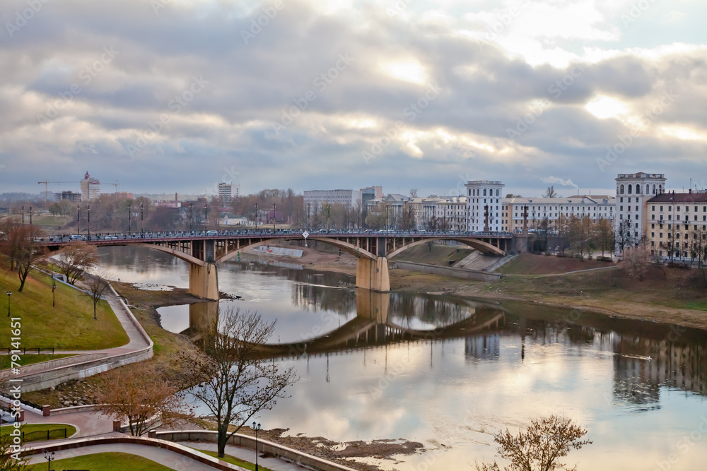 Мост через реку Западная Двина. Витебск. Беларусь