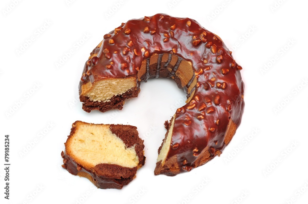 Babka wielkanocna na białym tle