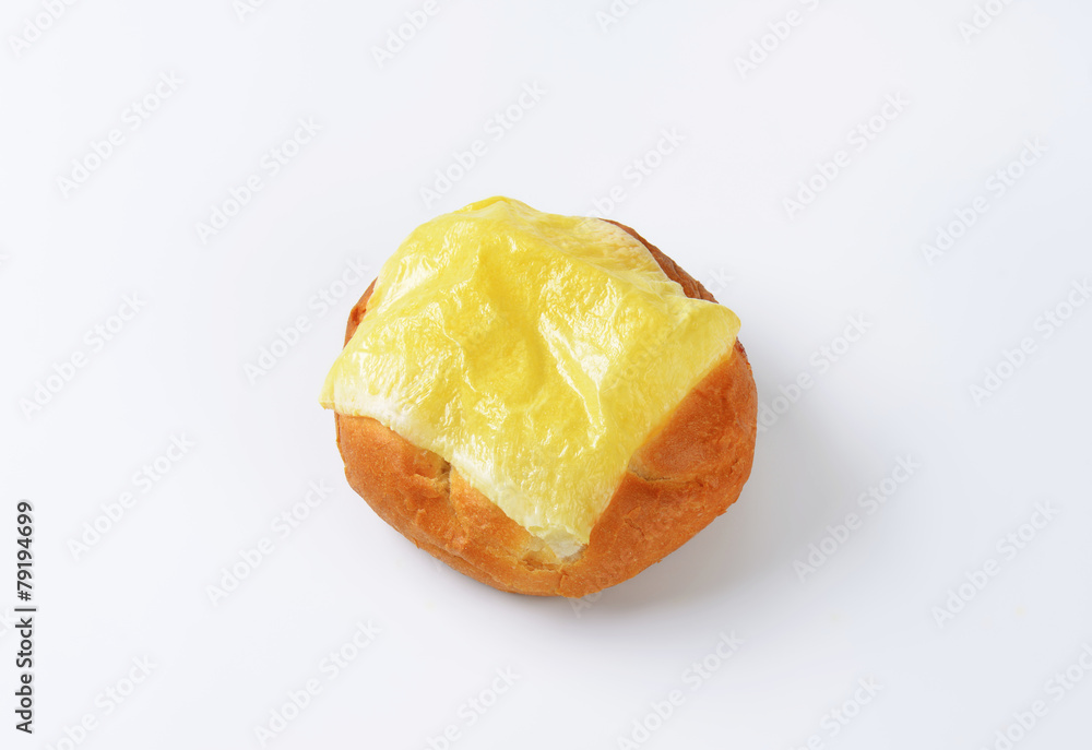Cheese topped bread bun Cheese topped bread bun