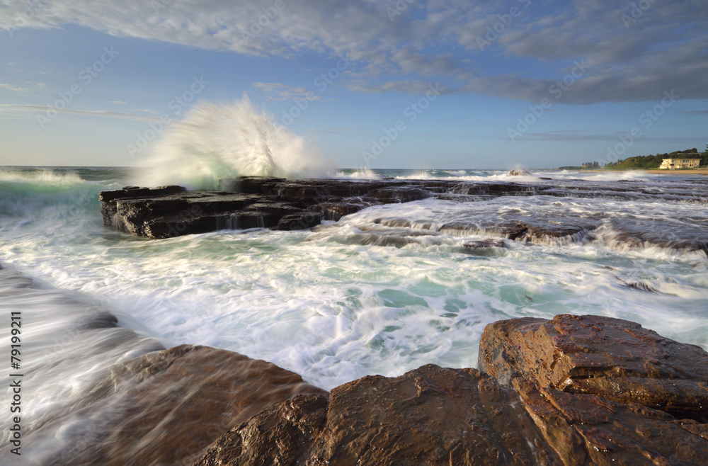 High tide at Coledale rock platform