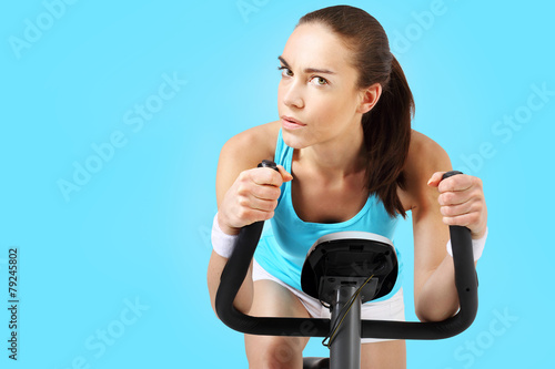Sport to zdrowie ! Kobieta na rowerze