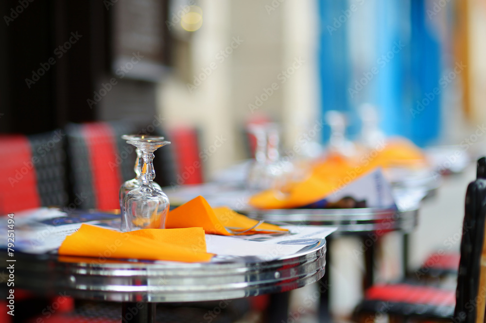 Obraz premium Cozy outdoor cafe