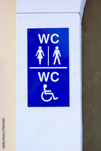 blaues Schild WC photo