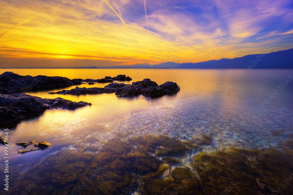 Naklejka premium Sunset at the lake
