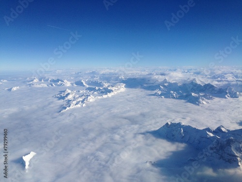 vista delle alpi sotto le nuvole