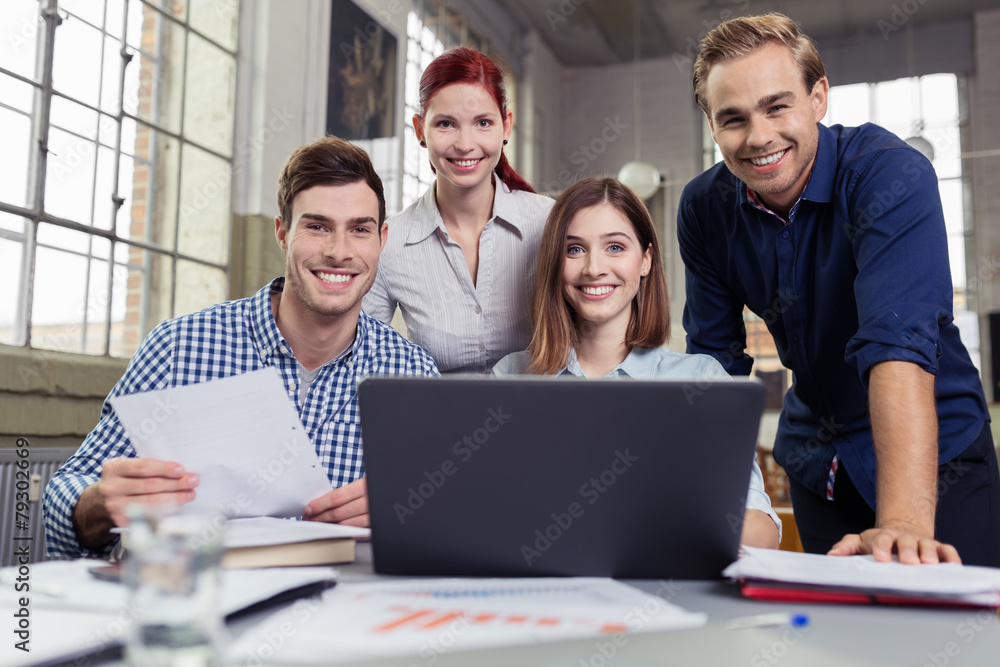motiviertes junges team motiviertes junges team