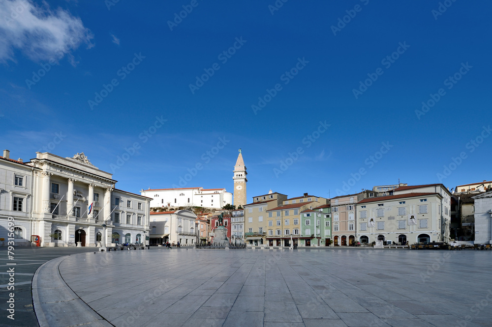Naklejka premium Tartini square in slovenian city Piran