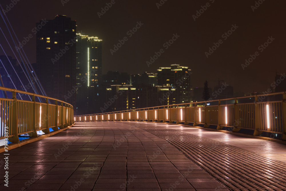 Obraz premium modern bridge at night