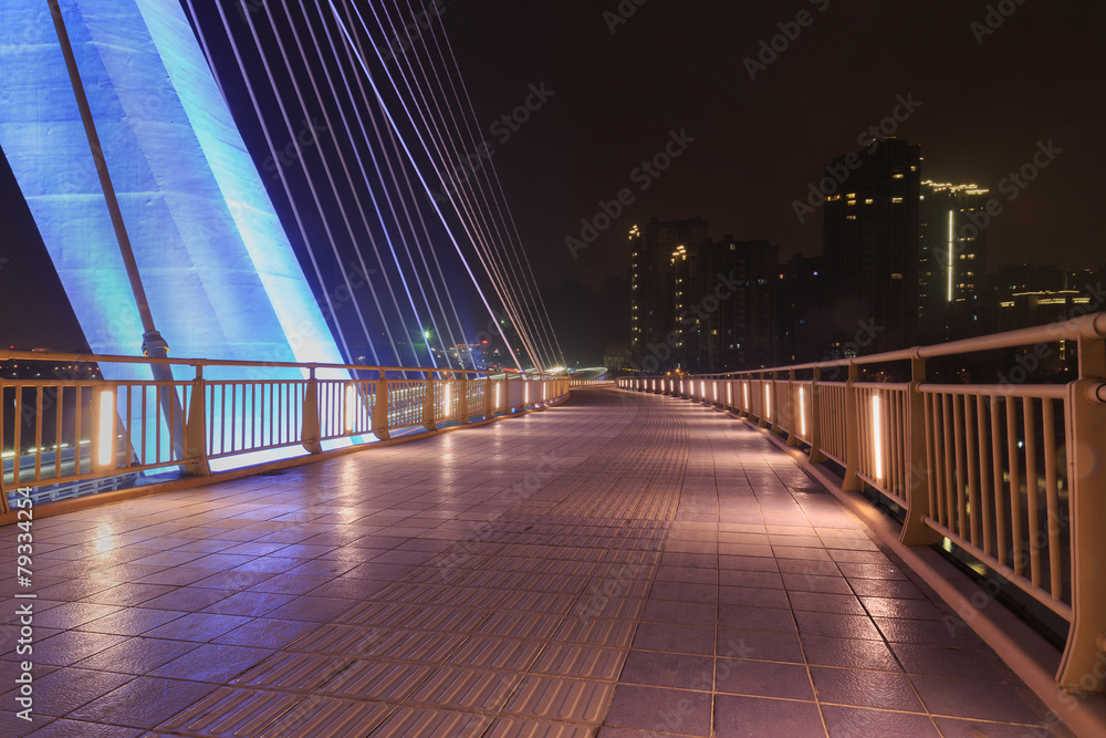 Obraz premium modern bridge at night