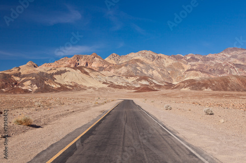 USA - Artists drive in the Death Valley © berzina