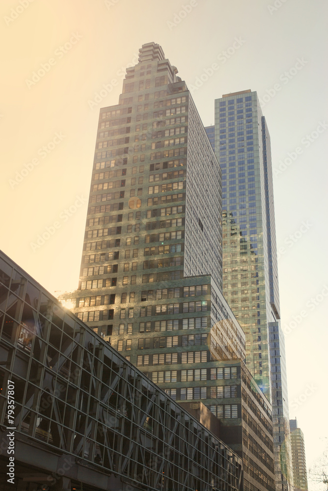 Obraz premium Building Facade At Sunset