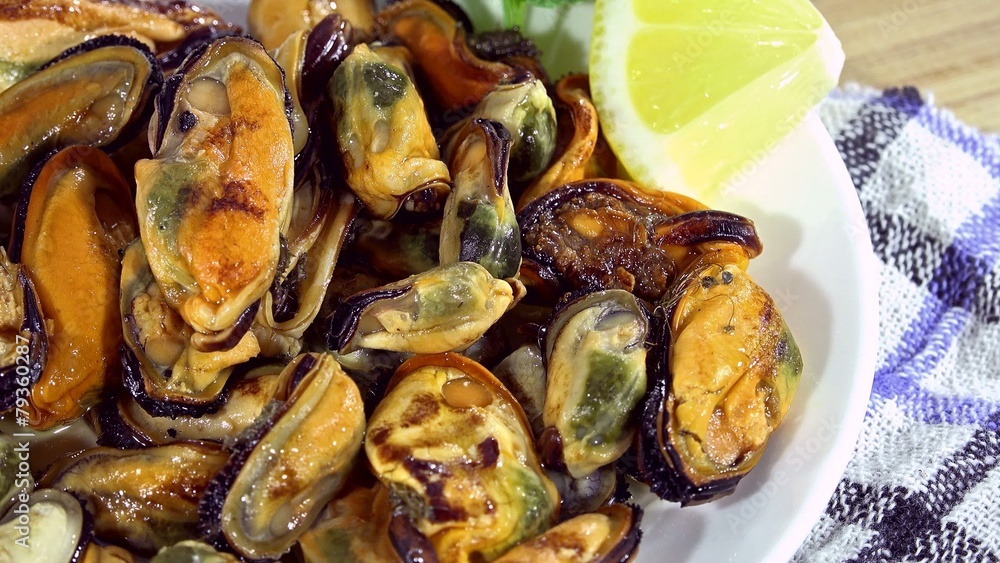 Mussels (not loopable)