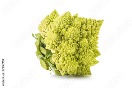 Romanesco broccoli verdura aislada sobre fondo blanco
