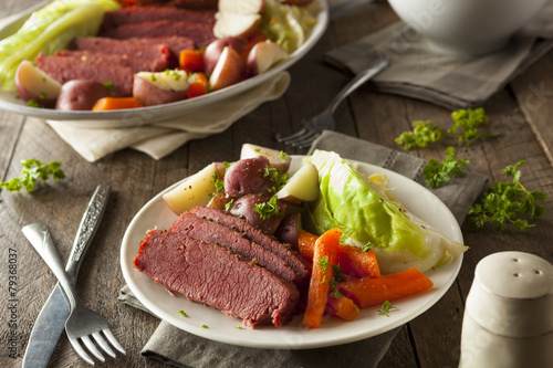 Tapety artystyczne Homemade Corned Beef and Cabbage