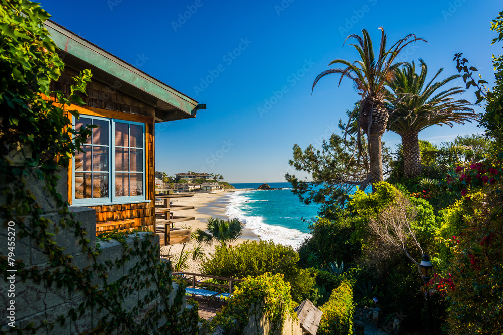Naklejka premium House and view of Victoria Beach, in Laguna Beach, California.