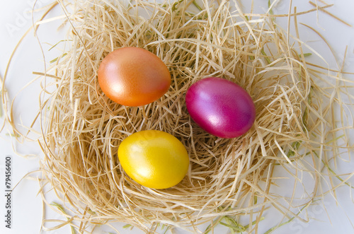 Ostereier im Stroh