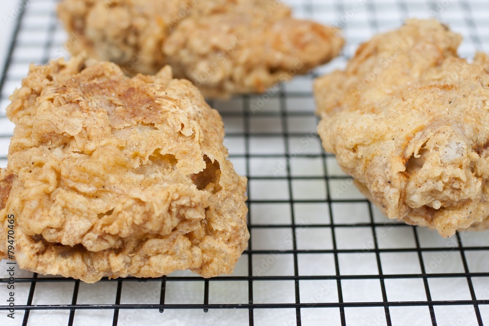 Fried Chicken on a cooling rack Fried Chicken on a cooling rack
