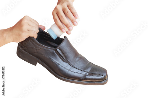Hand put powder to a shoe, odor stop