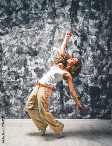 woman dancer © Ievgen Skrypko