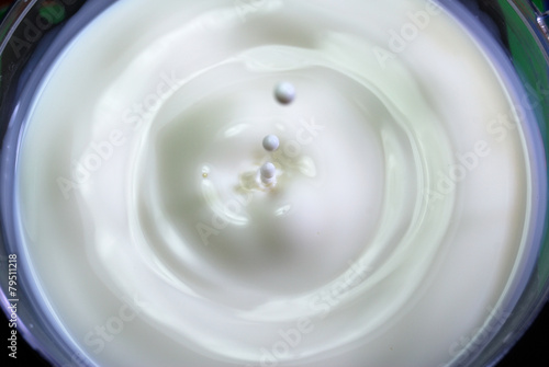 Latte fresco cymatics