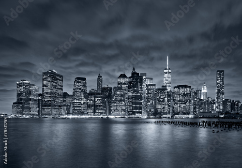New York City at night © bluraz