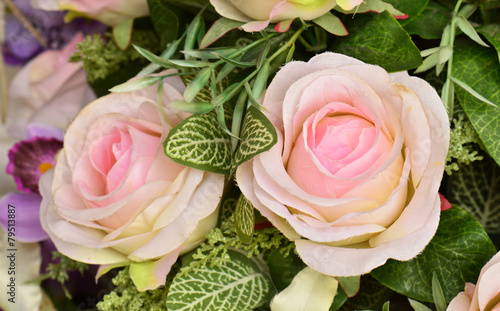 Fototapeta Naklejka Na Ścianę i Meble -  Artificial rose flowers