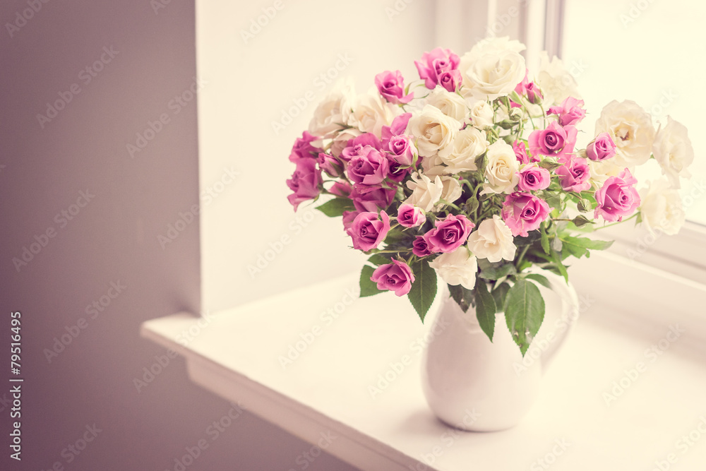 Fototapeta premium Roses in a vase