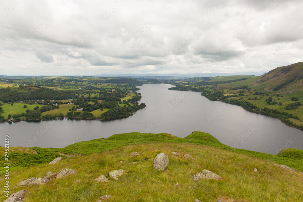 Obraz premium Lake District podwyższony widok Ullswater Cumbria Anglia UK