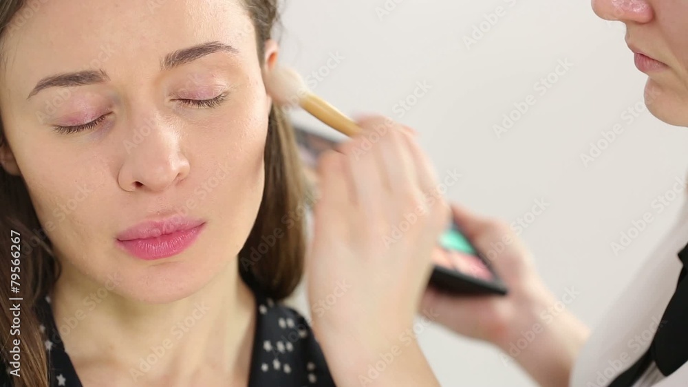 Professional makeup: natural beauty foundation Professional makeup: natural beauty foundation
