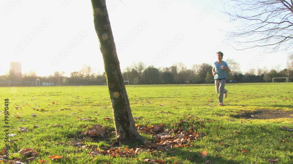 MS PAN OF A MAN RUNNING MS PAN OF A MAN RUNNING